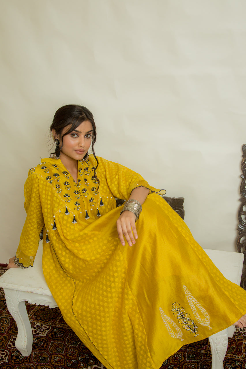 Embellished  Chanderi  kurta with straight plazzo