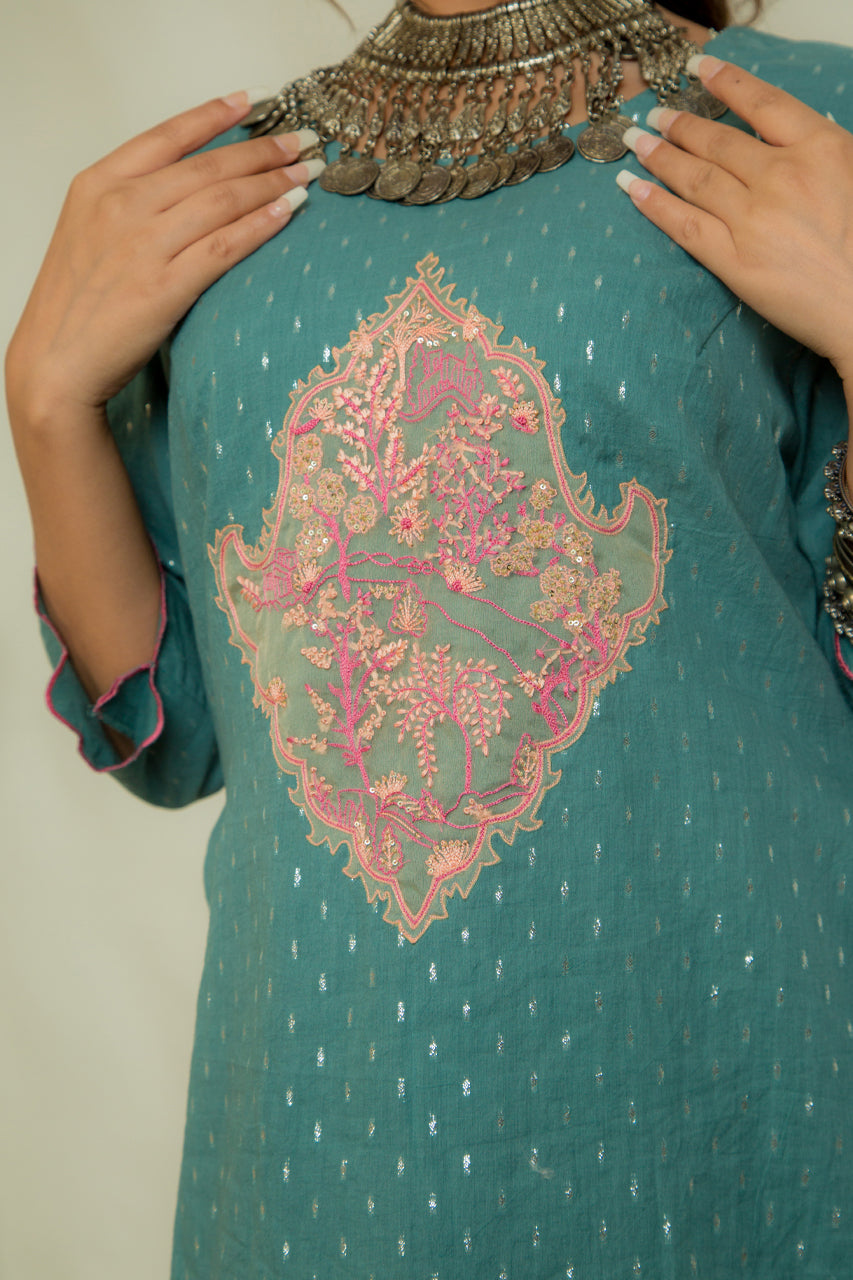 Embroidered kurta with straight plazzo